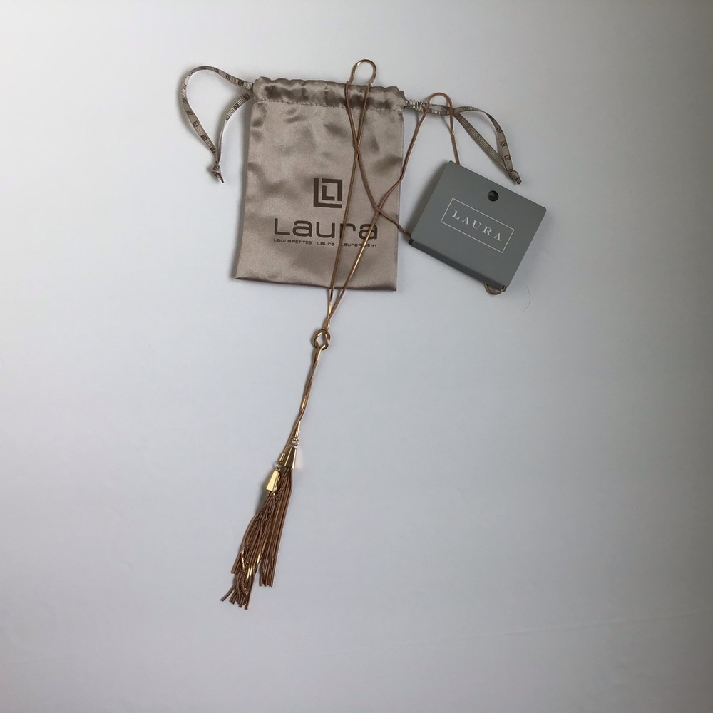 Laura women’s necklace NWT